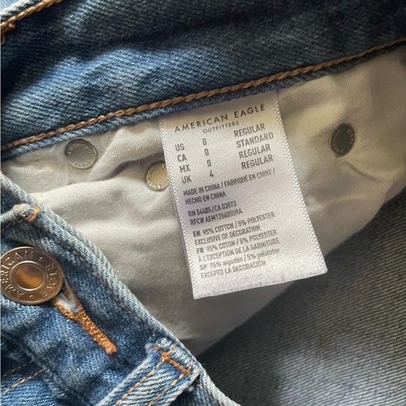 American Eagle - Raw Hem Mom Jeans - DONATING 12/31 - Picture 6 of 7